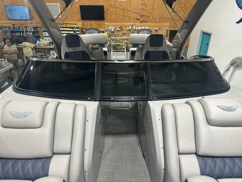 Slide: The Image of Bennington 27QFBWAT2SR 2024 - 26