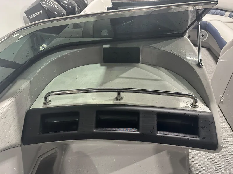 Slide: The Image of Bennington 27QFBWAT2SR 2024 - 37