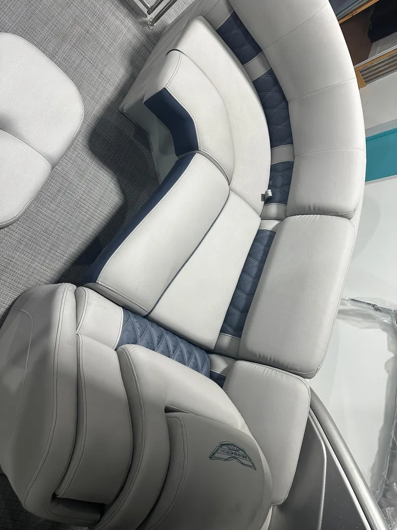 Slide: The Image of Bennington 27QFBWAT2SR 2024 - 44