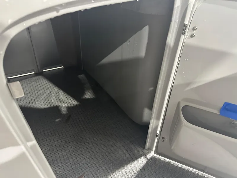 Slide: The Image of Bennington 27QFBWAT2SR 2024 - 55