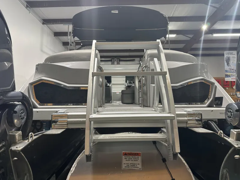 Slide: The Image of Bennington 27QFBWAT2SR 2024 - 7