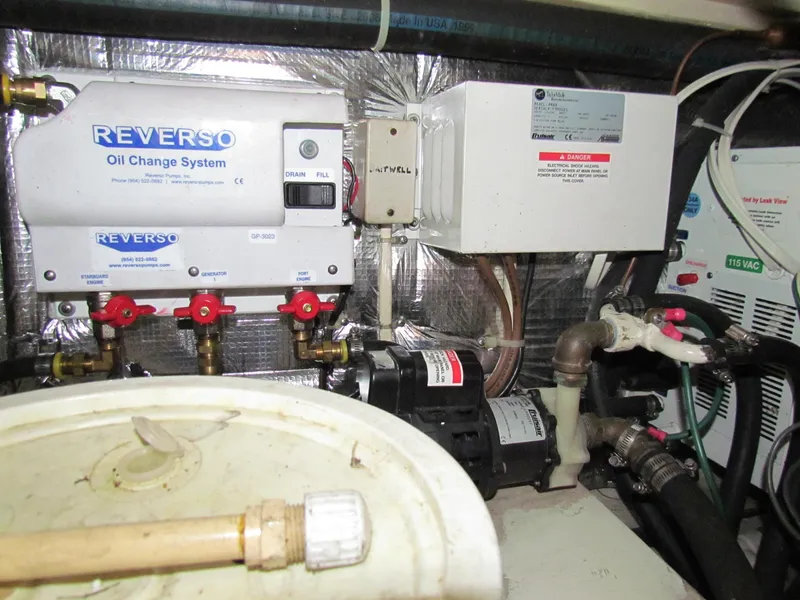 Slide: The Image of Ocean Yachts 48 Super Sport 2000 - 89