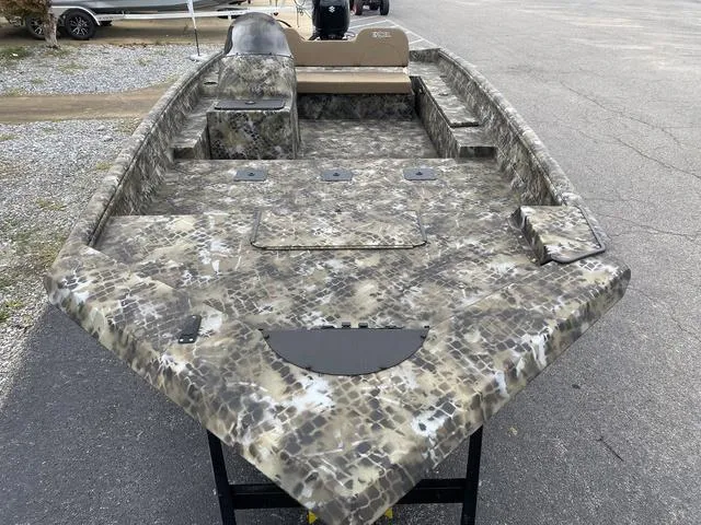 Slide: The Image of Excel Stalker 2072 Side Console 2024 - 7