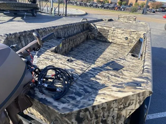 Slide: The Image of Excel Eclipse 15' 2025 - 9