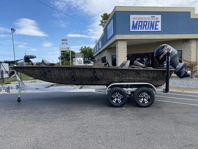 The Image of Xpress XP200 Catfish 2025 - 1