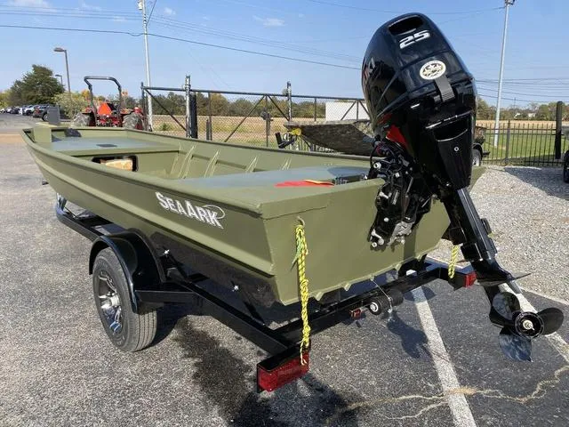 Slide: The Image of SeaArk 1648 SPECIAL W/ SUZUKI 25 TILLER 2025 - 3