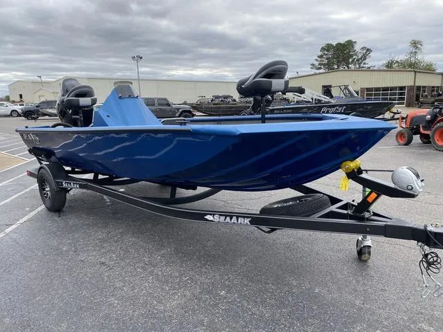 Slide: The Image of SeaArk Flex 19 2025 - 7