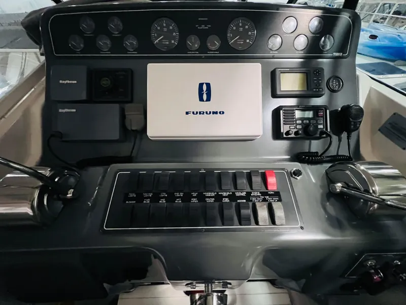 Slide: The Image of Tiara 4000 Express 2001 - 11