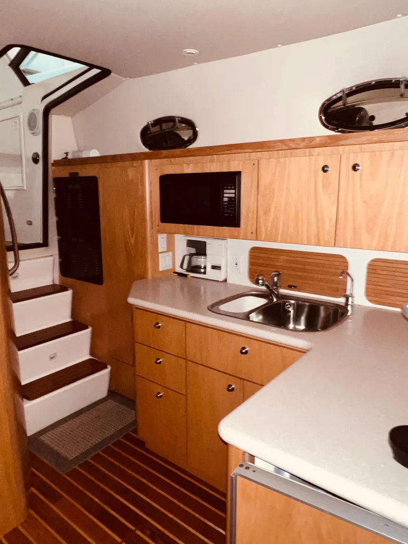 Slide: The Image of Tiara 4000 Express 2001 - 16