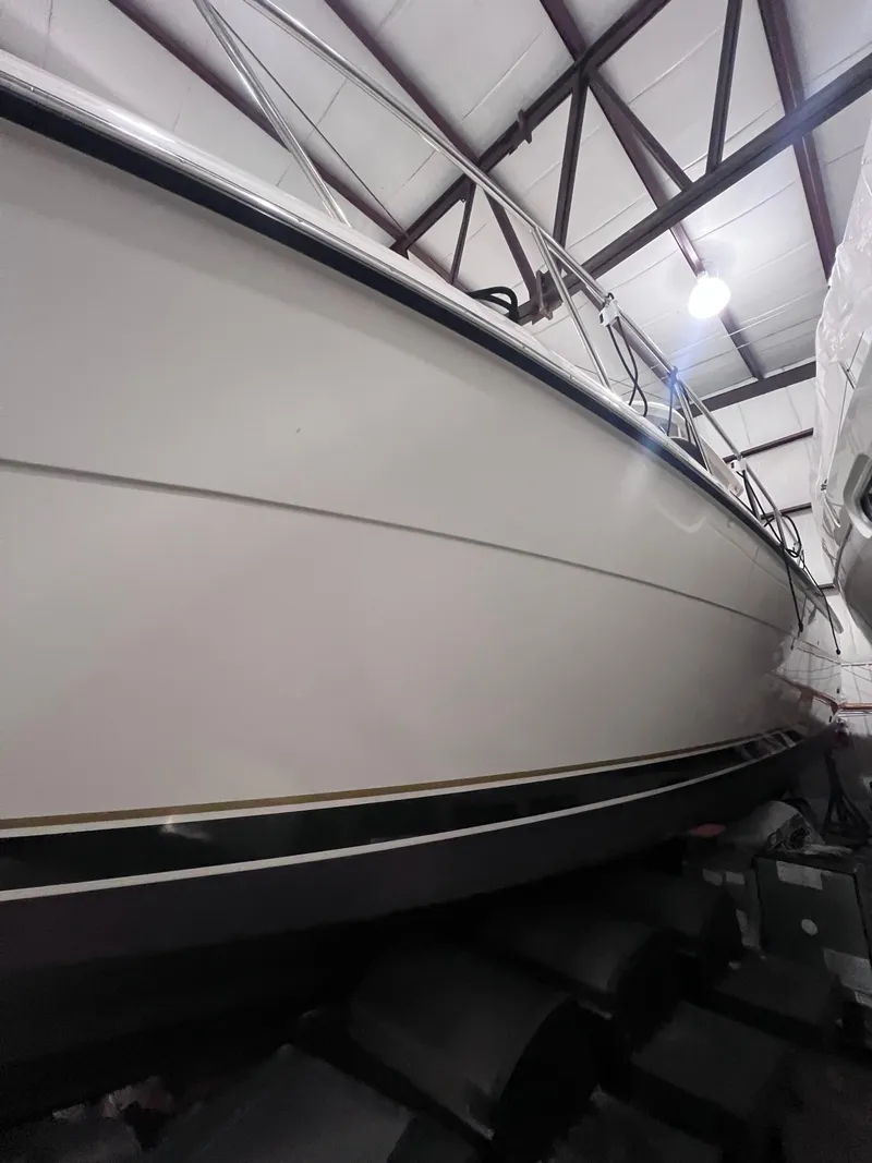 Slide: The Image of Tiara 4000 Express 2001 - 26