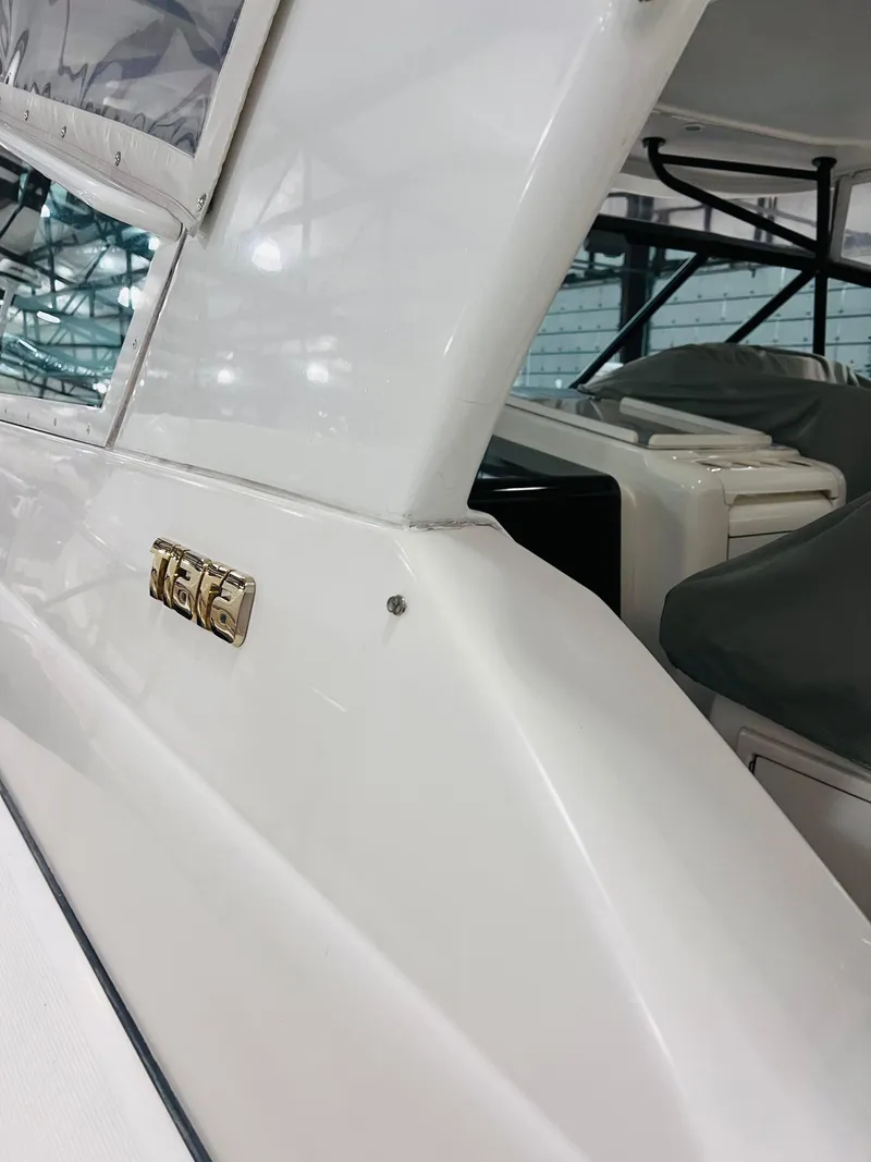 Slide: The Image of Tiara 4000 Express 2001 - 27