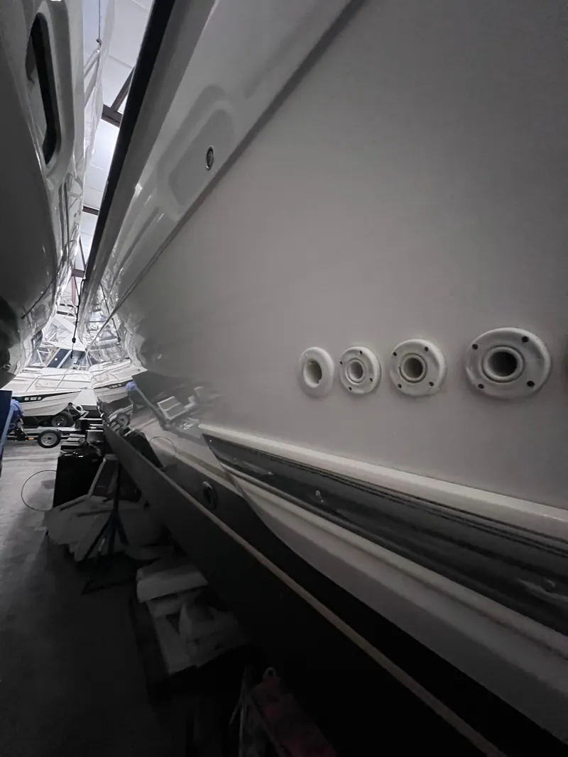 Slide: The Image of Tiara 4000 Express 2001 - 28