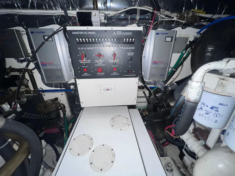 Slide: The Image of Tiara 4000 Express 2001 - 34