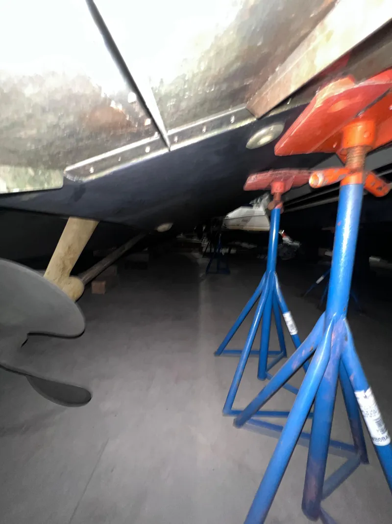 Slide: The Image of Tiara 4000 Express 2001 - 37