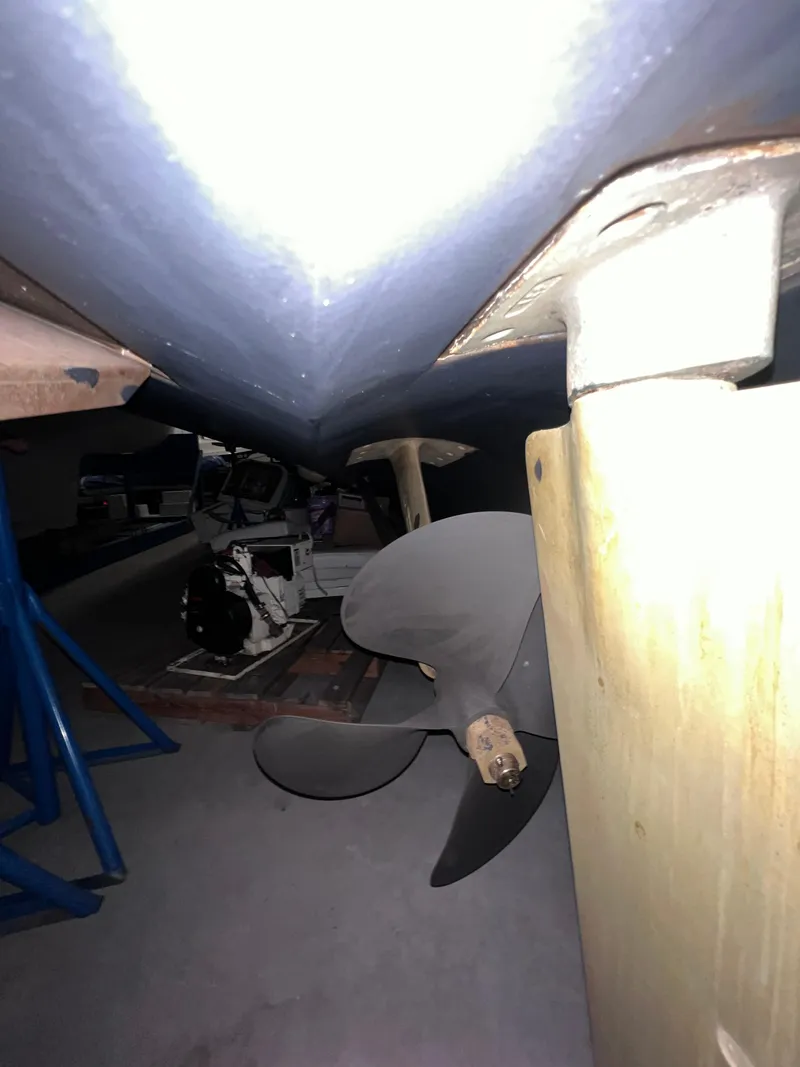 Slide: The Image of Tiara 4000 Express 2001 - 38