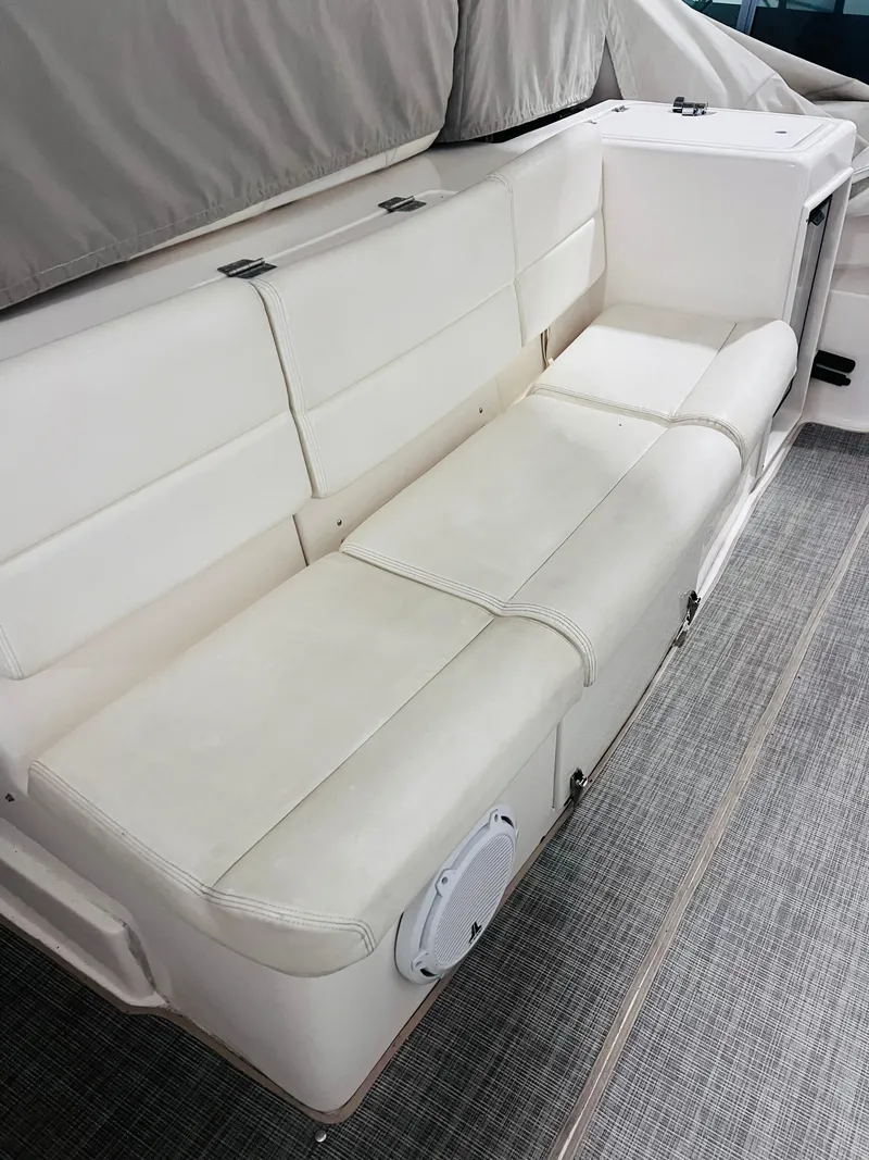 Slide: The Image of Tiara 4000 Express 2001 - 8