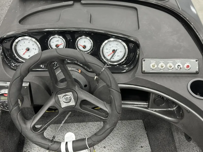 Slide: The Image of Crestliner CRESTLINER CH17WJ 2025 - 14