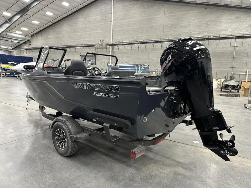 Slide: The Image of Crestliner CRESTLINER CH17WJ 2025 - 4