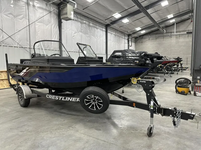 Slide: The Image of Crestliner CF17WJ 2025 - 3