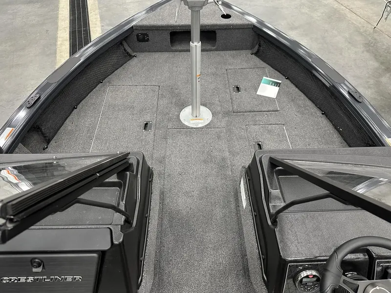 Slide: The Image of Crestliner CF17WJ 2025 - 11