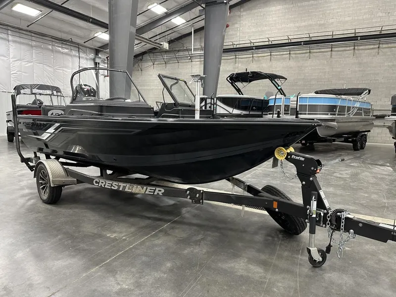 Slide: The Image of Crestliner CF17WJ 2025 - 3