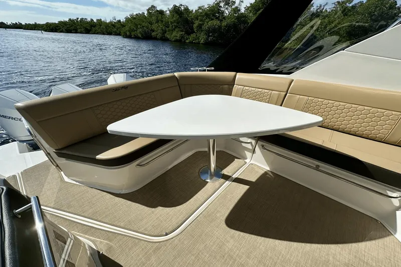 Slide: The Image of Sea Ray 320 Sundancer OB 2022 - 24