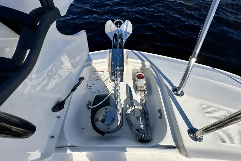 Slide: The Image of Sea Ray 320 Sundancer OB 2022 - 52