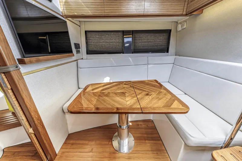 Slide: The Image of Boston Whaler 405 Conquest 2023 - 52