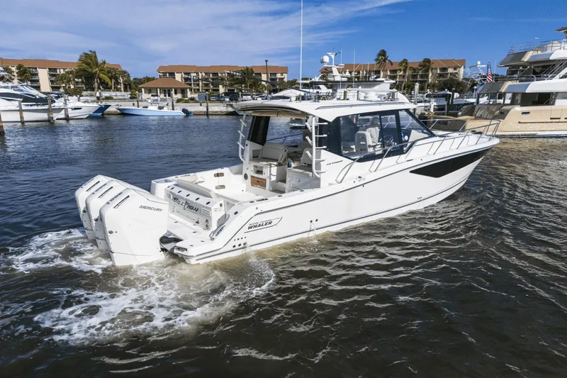 Slide: The Image of Boston Whaler 405 Conquest 2023 - 69