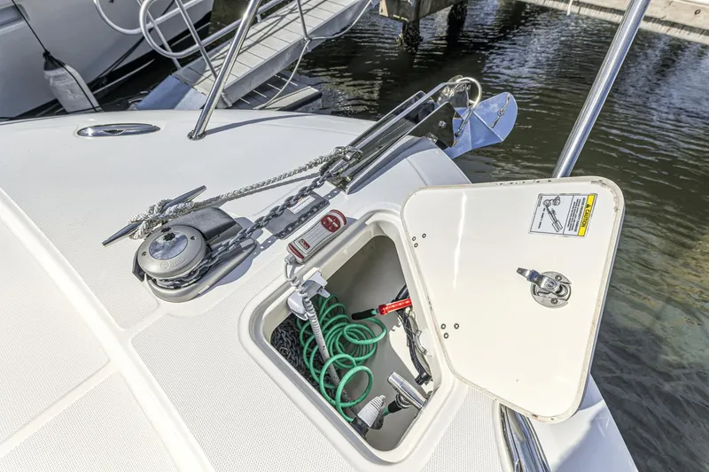 Slide: The Image of Boston Whaler 405 Conquest 2023 - 79