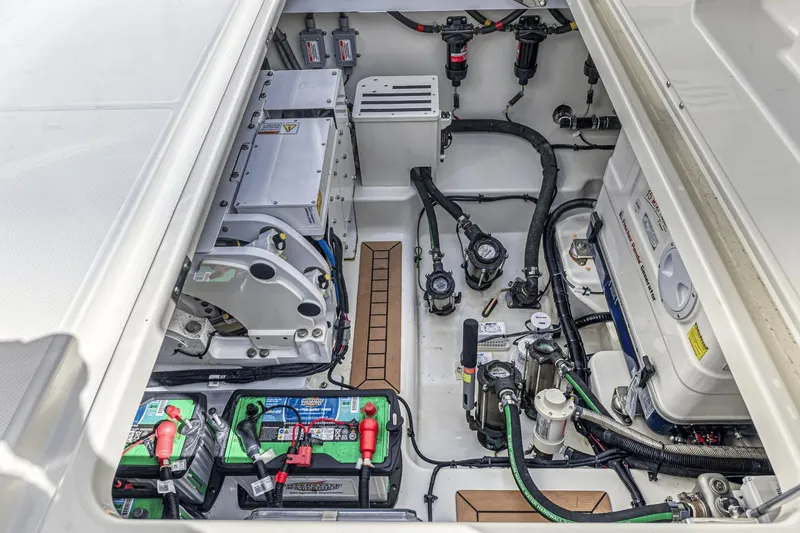 Slide: The Image of Boston Whaler 405 Conquest 2023 - 85