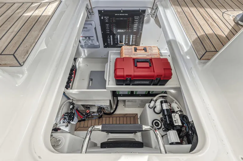 Slide: The Image of Boston Whaler 405 Conquest 2023 - 92