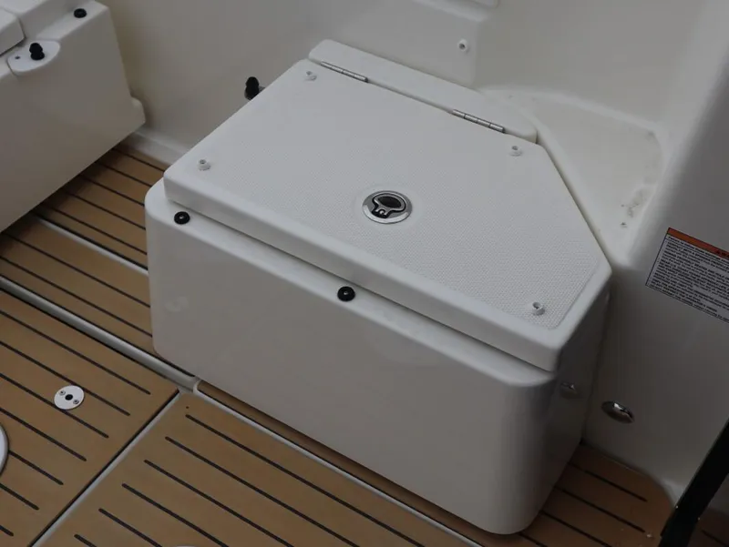 Slide: The Image of Bayliner T29 Explorer 2025 - 14