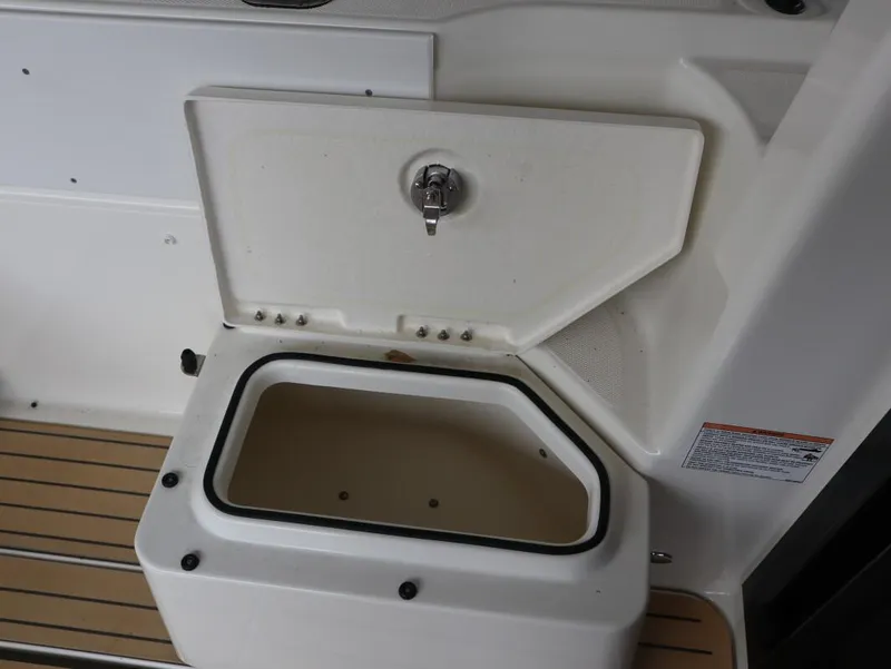 Slide: The Image of Bayliner T29 Explorer 2025 - 15