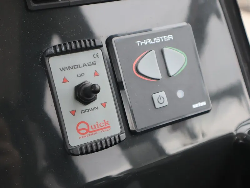 Slide: The Image of Bayliner T29 Explorer 2025 - 18