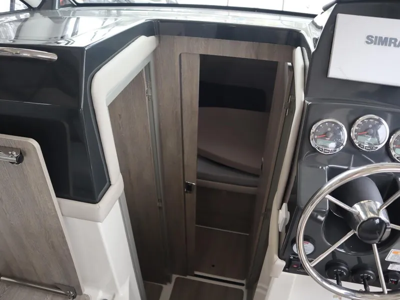 Slide: The Image of Bayliner T29 Explorer 2025 - 25