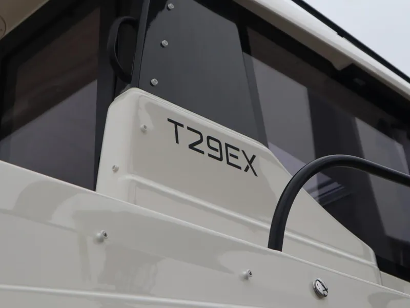 Slide: The Image of Bayliner T29 Explorer 2025 - 9