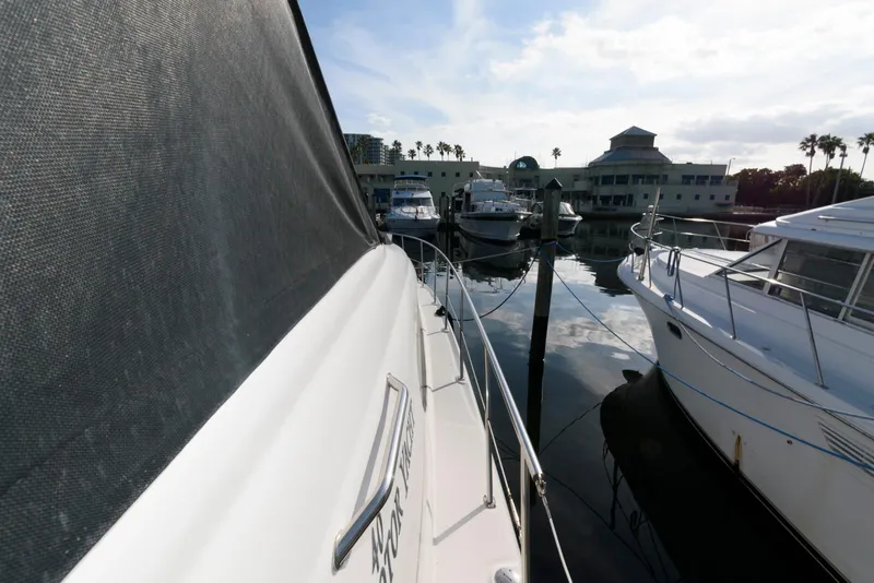 Slide: The Image of 2006 Sea Ray 40 Motor Yacht docked at marina, sunny day. - 9