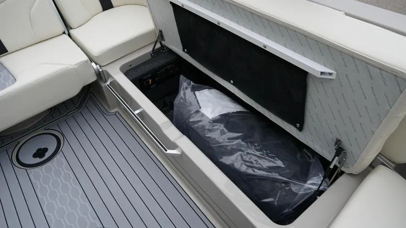 Slide: The Image of MasterCraft XT23 2025 - 16