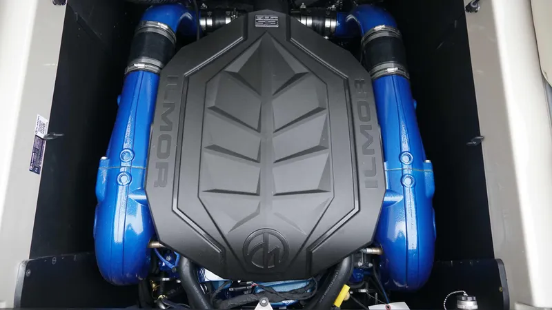 Slide: The Image of MasterCraft XT23 2025 - 18