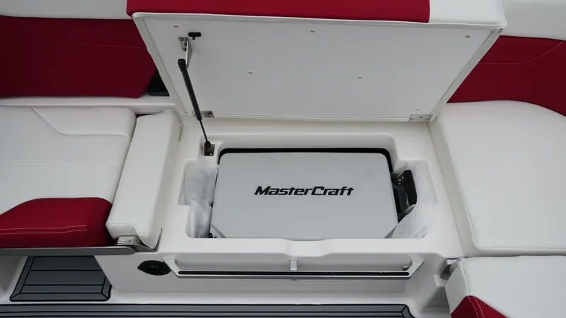 Slide: The Image of MasterCraft XT24 2025 - 13