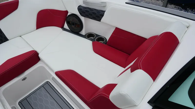 Slide: The Image of MasterCraft XT24 2025 - 17