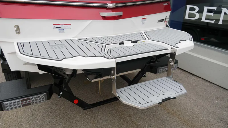 Slide: The Image of MasterCraft XT24 2025 - 19