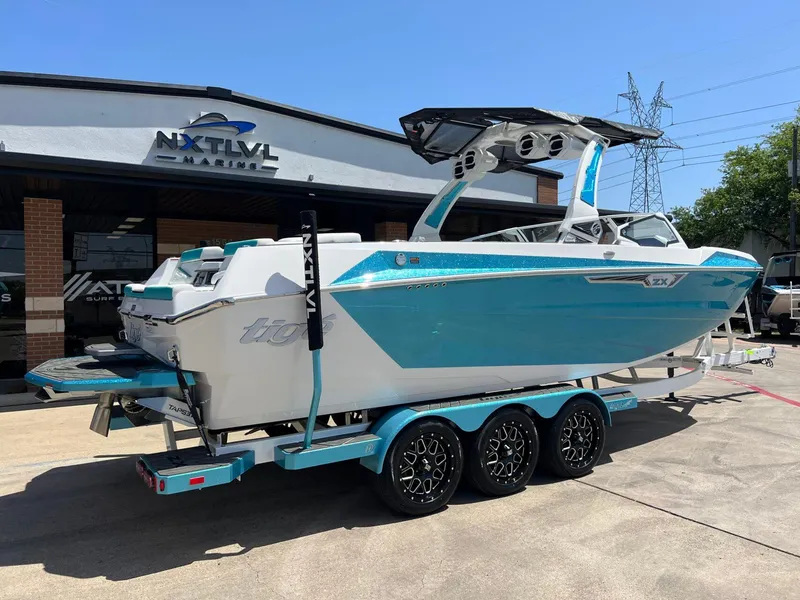 Slide: The Image of Tigé Ultré 25ZX 2025 - 3