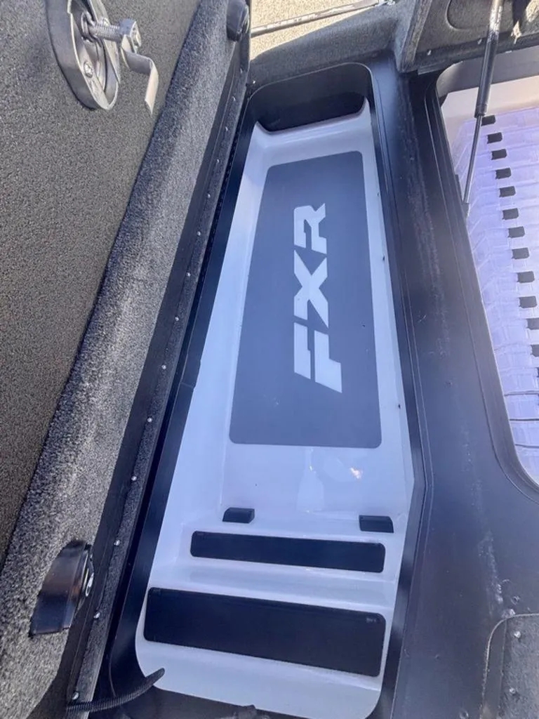 Slide: The Image of Skeeter FXR20 Limited 2025 - 9