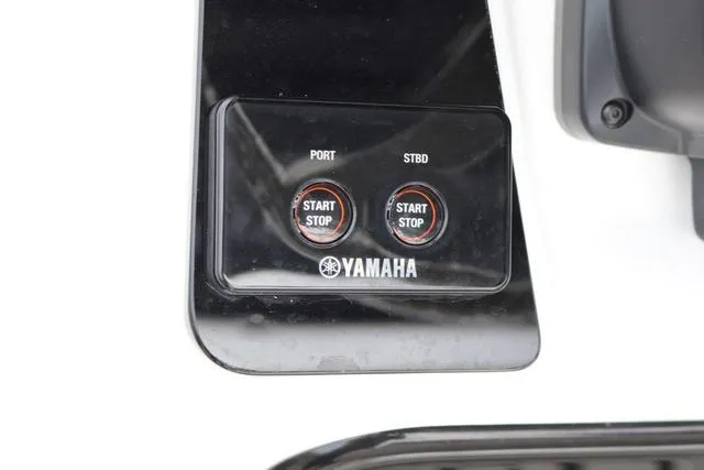 Slide: The Image of Yamaha 255 FSH SPORT H-YACHT BLUE-ALUMINUM 2025 - 17