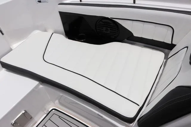 Slide: The Image of Yamaha 255 FSH SPORT H-YACHT BLUE-ALUMINUM 2025 - 23