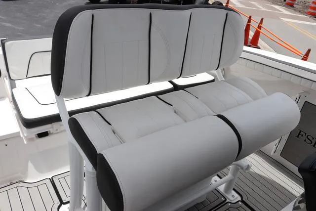 Slide: The Image of Yamaha 255 FSH SPORT H-YACHT BLUE-ALUMINUM 2025 - 30