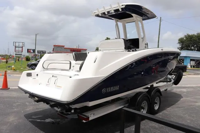 Slide: The Image of Yamaha 255 FSH SPORT H-YACHT BLUE-ALUMINUM 2025 - 5