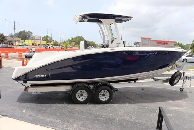 Slide: The Image of Yamaha 255 FSH SPORT H-YACHT BLUE-ALUMINUM 2025 - 6